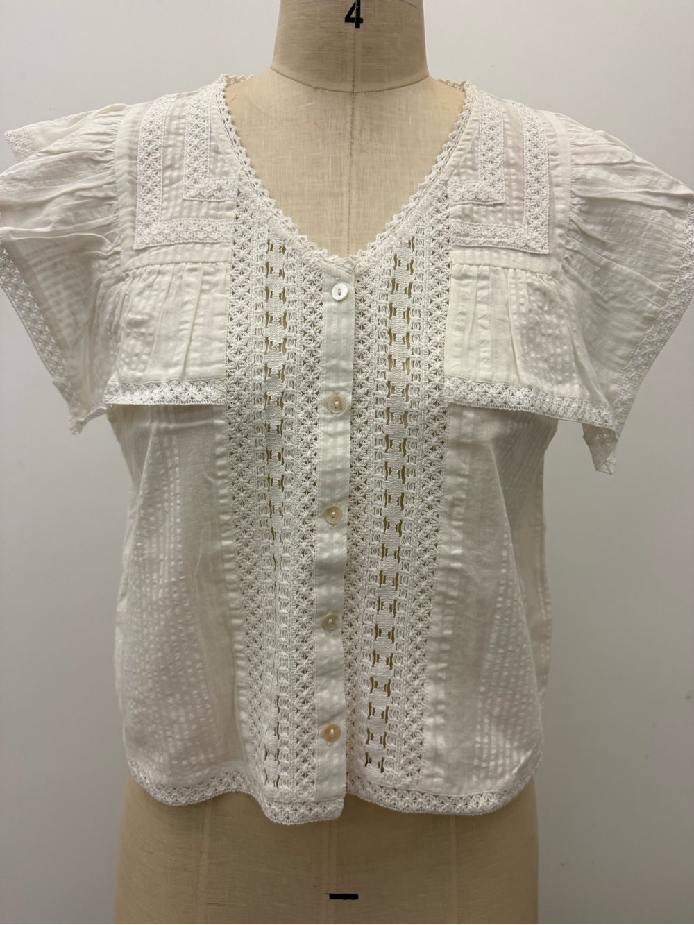 Amaaya White Lace-Trim Button Front Women's Top - Medium